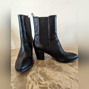 Black Dolce Vida Boots, never worn, size 9